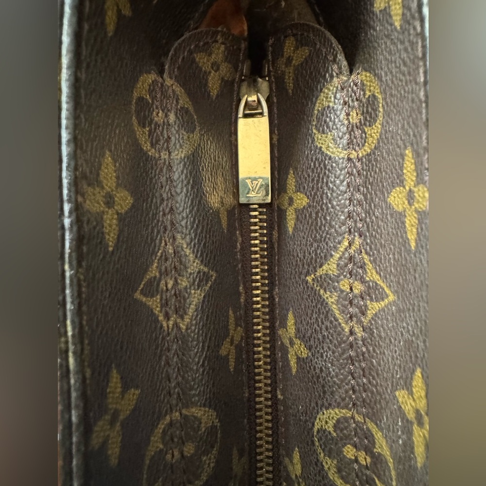 Louis Vuitton Luco Monogram Shoulder Bag with COA - Picture 12 of 13